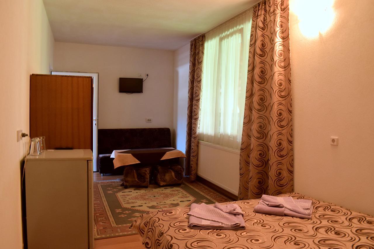 Complex Pele Hotel Zmeitsa Exterior foto
